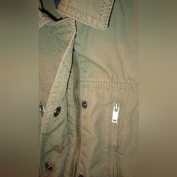 Banana Republic Classic Utility Jacket - Picture 6 of 6